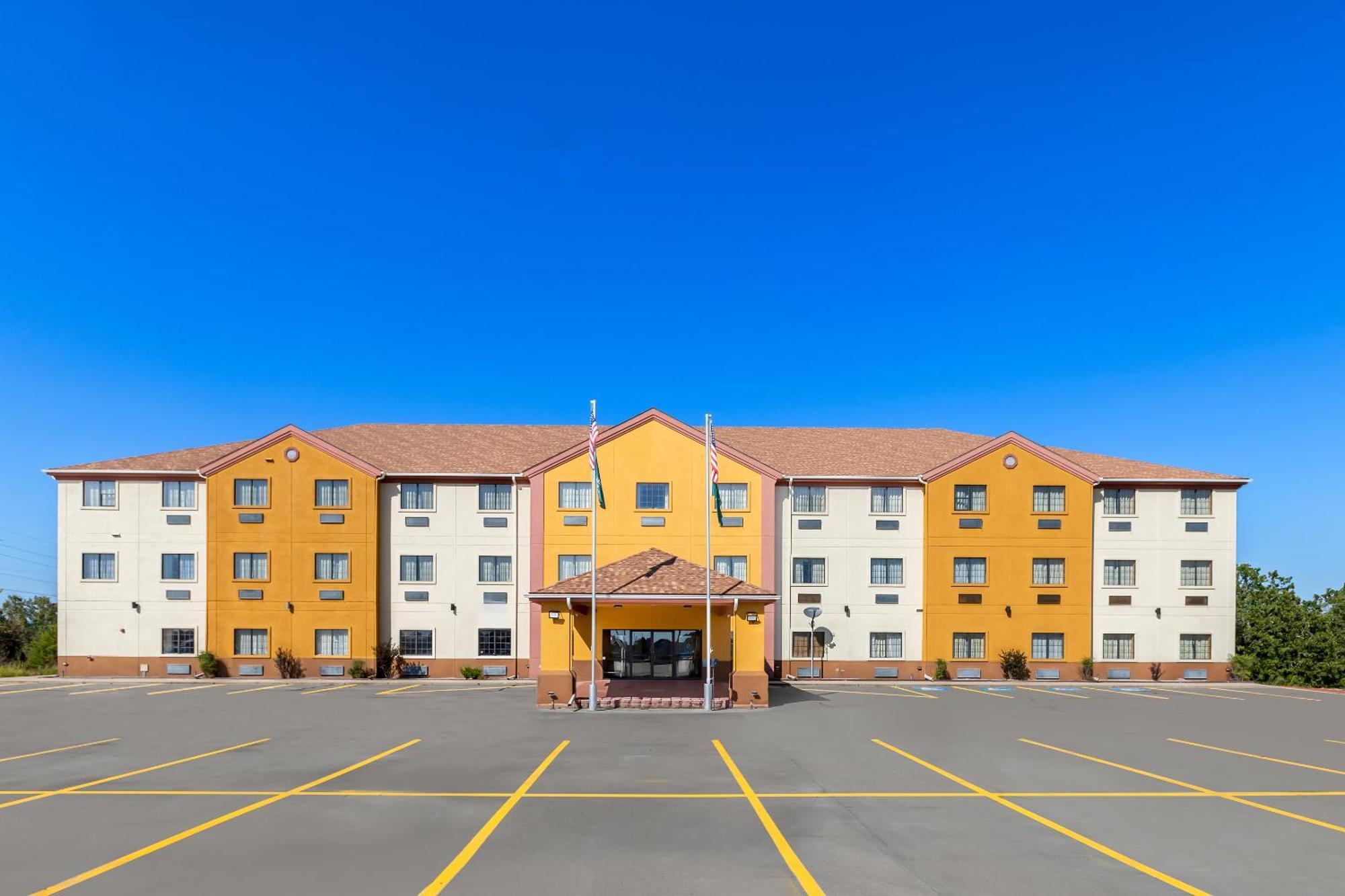 Quality Inn & Suites Mcalester Exterior foto